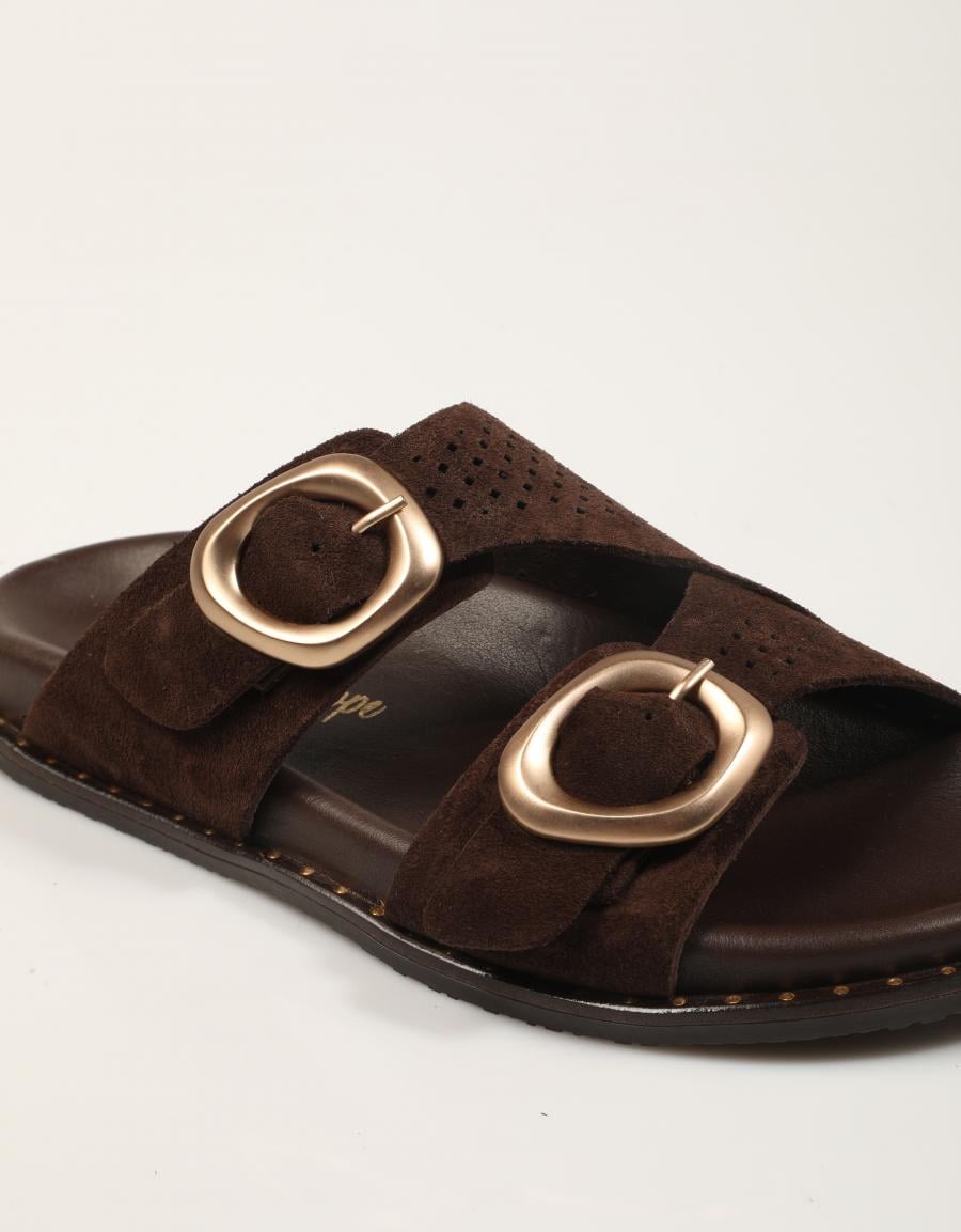 SANDALIAS REBECCA HOPE PALA 2 HEBILL BITTER en color Marron