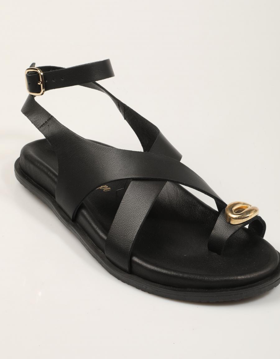 SANDALIAS REBECCA HOPE SANDALIA DEDO BLACK en color Negro