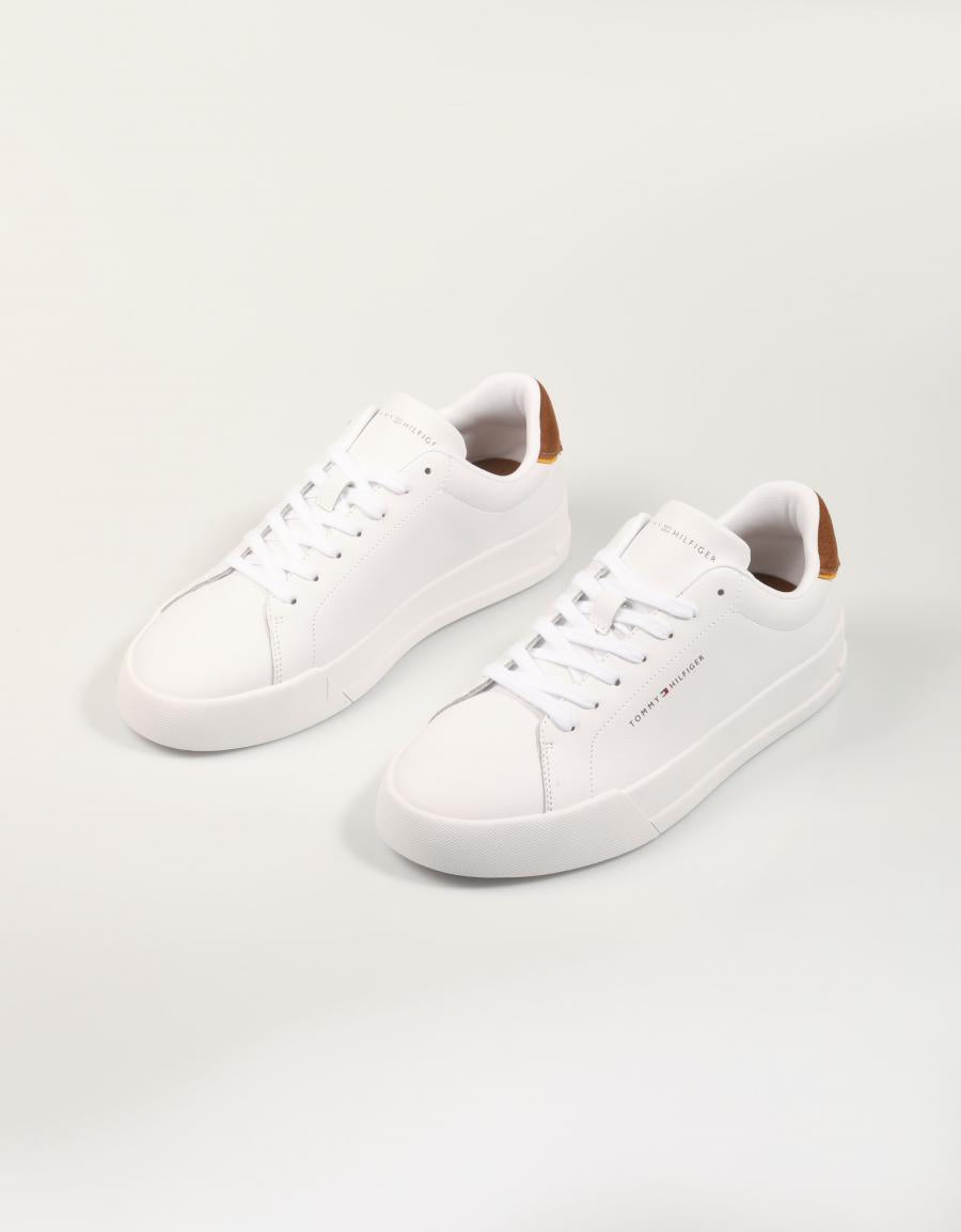 ZAPATILLAS TOMMY HILFIGER COURT WHITE FM0FM05367 en color Blanco