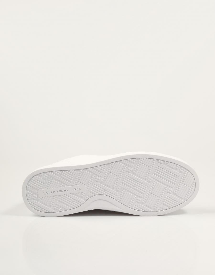 ZAPATILLAS TOMMY HILFIGER SNEAKER WHITE FW0FW09105 en color Blanco