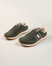 ZAPATILLAS TOMMY HILFIGER CORE CLASSIC RUNNER GREEN EM0EM01709 en color Kaki