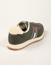 ZAPATILLAS TOMMY HILFIGER CORE CLASSIC RUNNER GREEN EM0EM01709 en color Kaki
