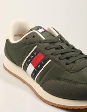 ZAPATILLAS TOMMY HILFIGER CORE CLASSIC RUNNER GREEN EM0EM01709 en color Kaki
