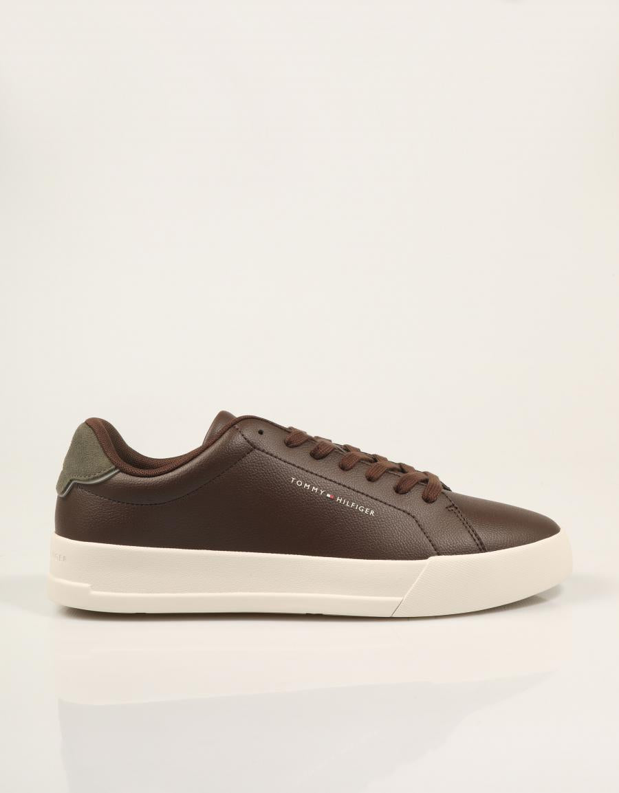 ZAPATILLAS TOMMY HILFIGER TH COURT COCOA FM0FM05367 en color Marron