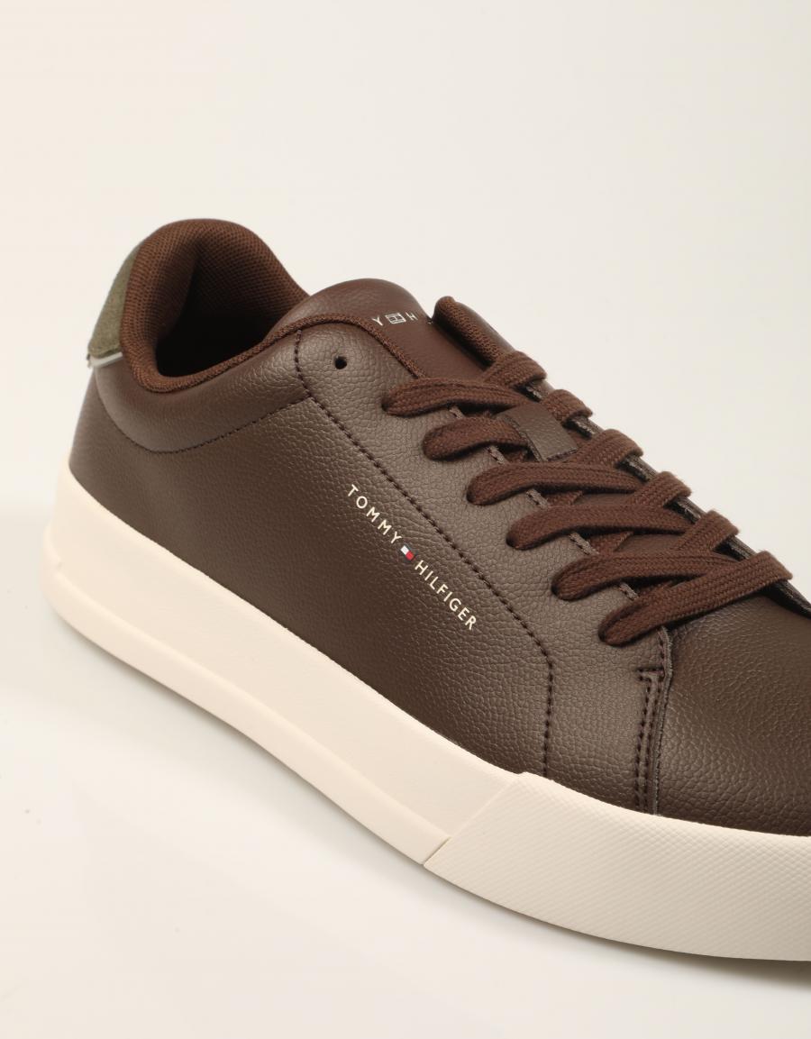 ZAPATILLAS TOMMY HILFIGER TH COURT COCOA FM0FM05367 en color Marron
