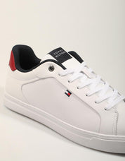 ZAPATILLAS TOMMY HILFIGER LIGHT SNEAKER RWB FM0FM05981 en color Blanco