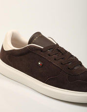 ZAPATILLAS TOMMY HILFIGER ICON COURT L.SUEDE BROWN FW0FW09593 en color Marron