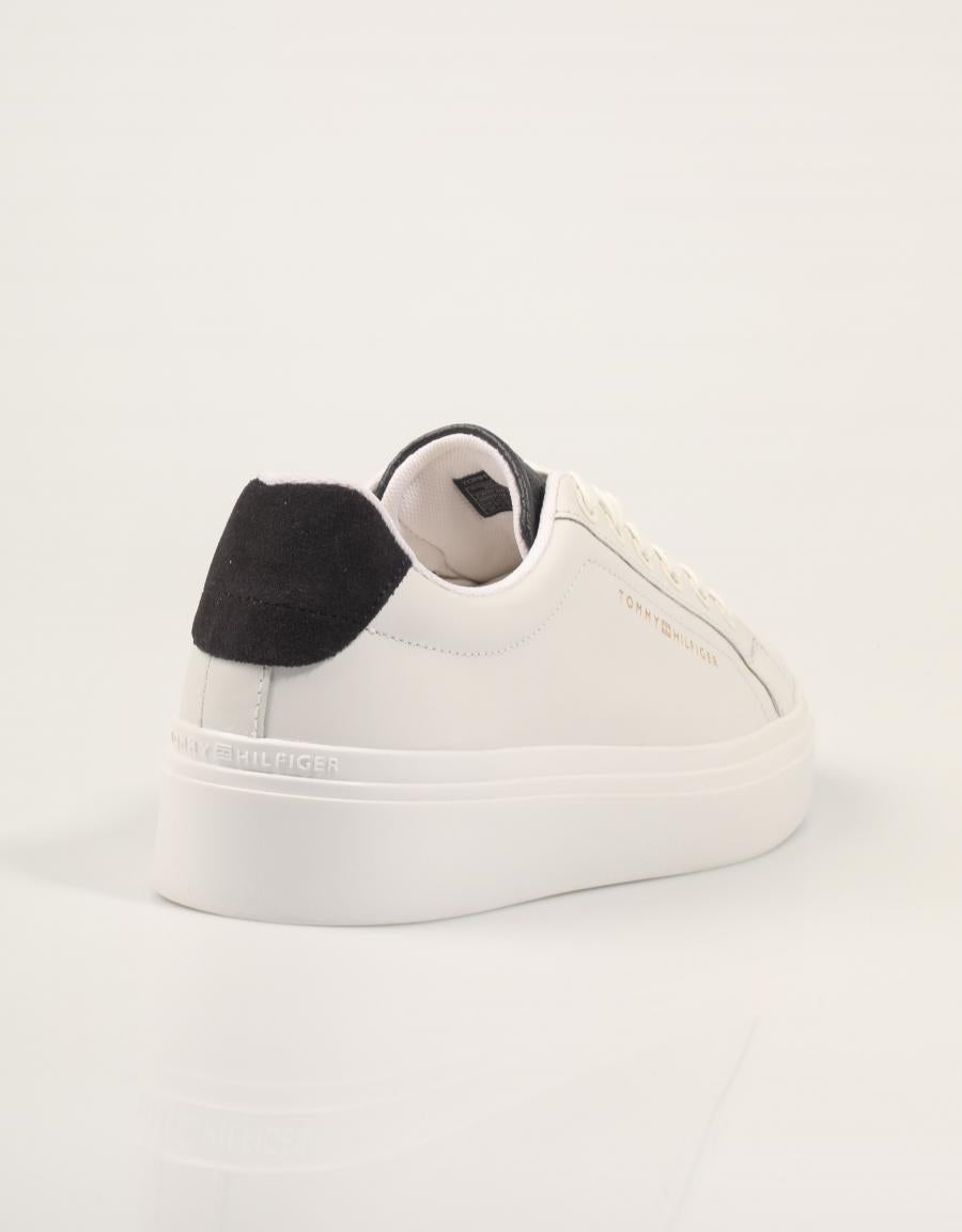 ZAPATILLAS TOMMY HILFIGER FEMININE PLATFORM ECRU FW0FW09594 en color Blanco