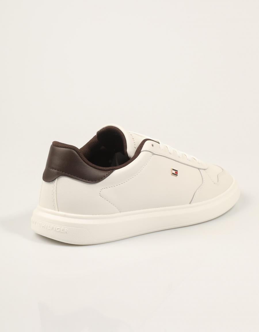 ZAPATILLAS TOMMY HILFIGER TH ICON COURT LIGHT ECRU FW0FW09601 en color Blanco