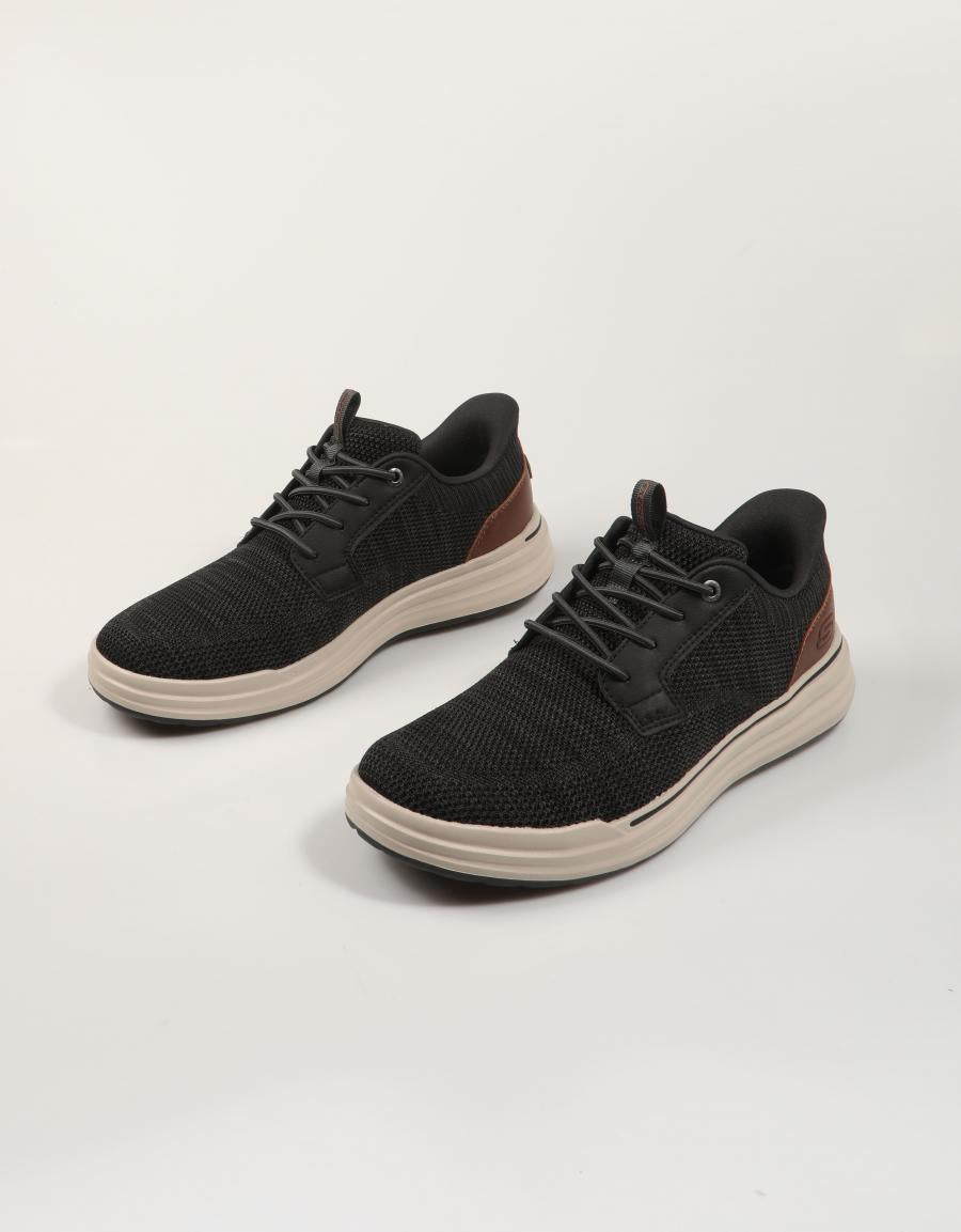 ZAPATILLAS SKECHERS SLIP INS BLACK 211196 en color Negro