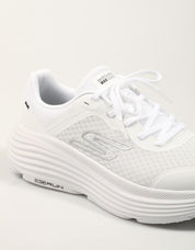 ZAPATILLAS SKECHERS MAX CUSHION WHITE 129470 en color Blanco