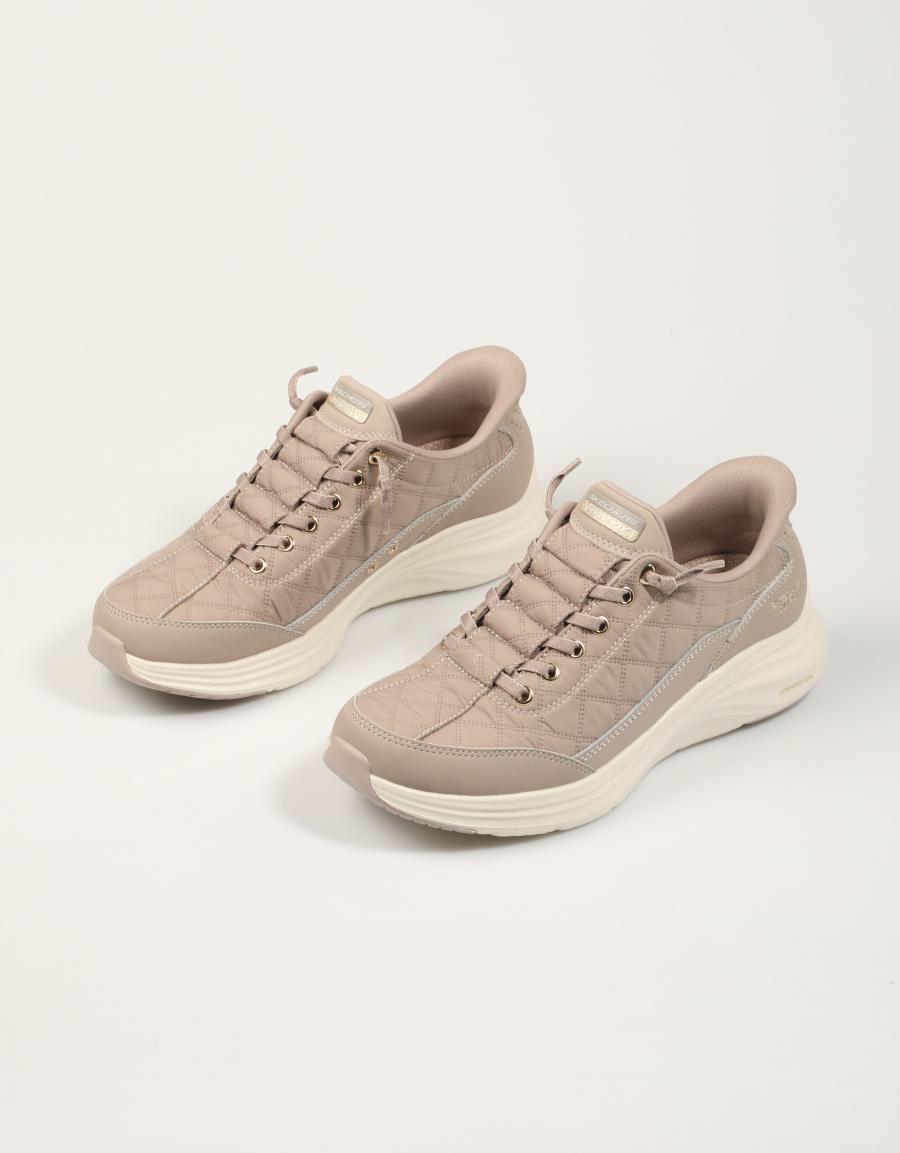 ZAPATILLAS SKECHERS SLIP INS TAUPE 150413 en color Taupe