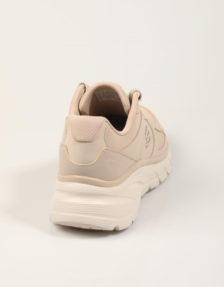ZAPATILLAS SKECHERS FASHION FIT TAUPE 150386 en color Taupe