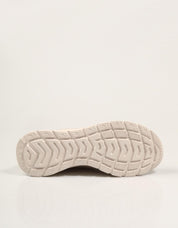 ZAPATILLAS SKECHERS FASHION FIT TAUPE 150386 en color Taupe