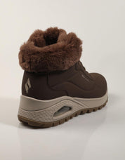 BOTINES SKECHERS UNO RUGGED CHOCOLATE 190285 en color Marron