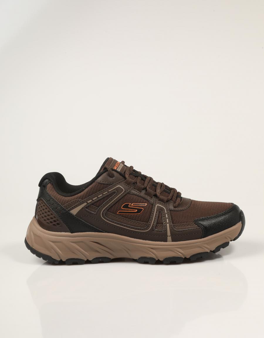 ZAPATILLAS SKECHERS HILLCREST BROWN 237806 en color Marron