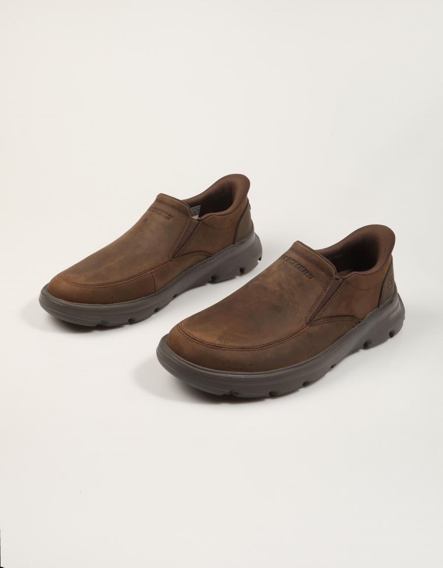 ZAPATOS SKECHERS SLIP INS COCOA 205518 en color Marron
