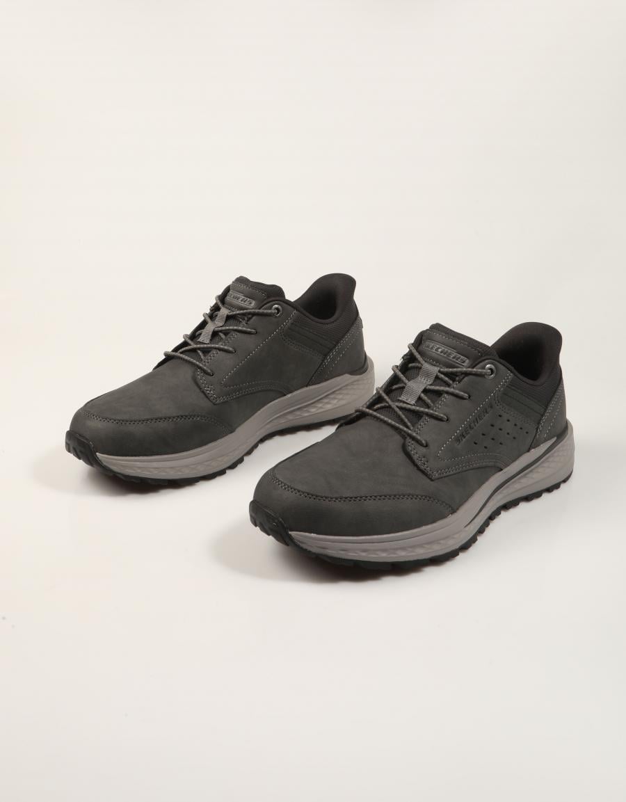 ZAPATOS SPORT SKECHERS SLADE ULTRA CHARCOAL 211448 en color Gris