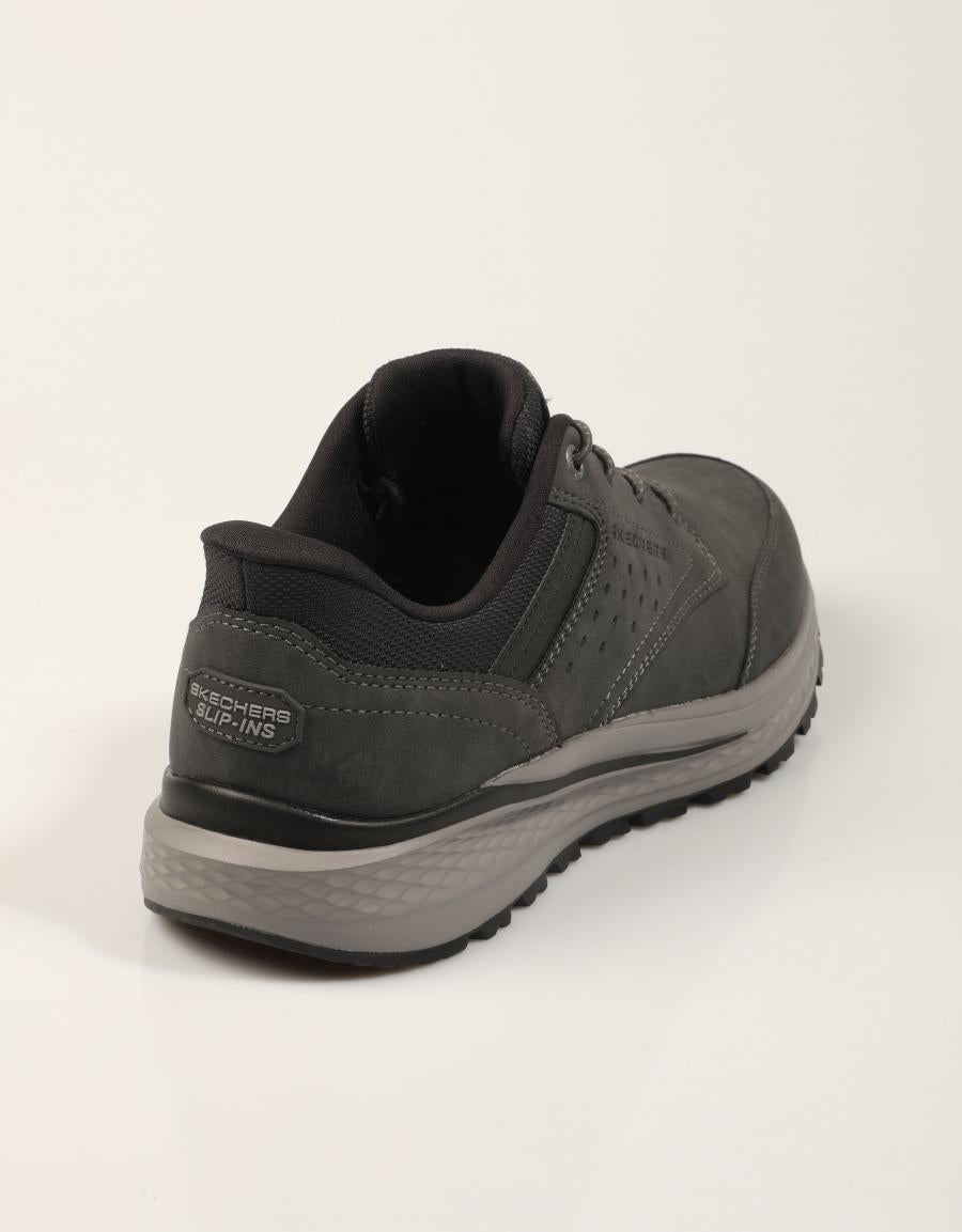 ZAPATOS SPORT SKECHERS SLADE ULTRA CHARCOAL 211448 en color Gris