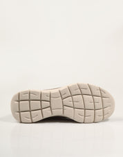 ZAPATILLAS SKECHERS SLIP INS BROWN 232940 en color Taupe