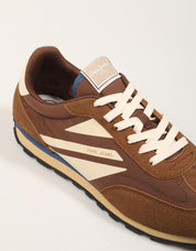 ZAPATILLAS PEPE JEANS JASON BRAND TOBACCO PMS400043 en color Marron