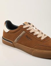 ZAPATILLAS PEPE JEANS KENTON SUEDE PMS300032 C.BEIGE en color Beige