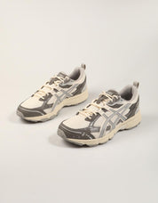 ZAPATILLAS ASICS GEL NUOBIKI GREY 1203A536 en color Gris