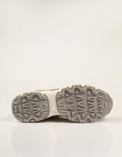 ZAPATILLAS ASICS GEL NUOBIKI GREY 1203A536 en color Gris