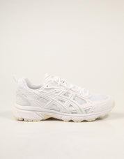 ZAPATILLAS ASICS GEL NUOBIKI WHITE 1203A597 en color Blanco