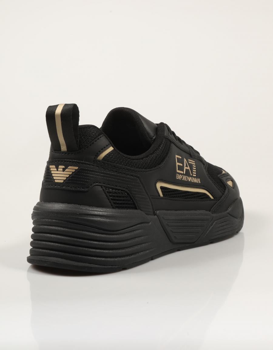 ZAPATILLAS ARMANI EA7 ACE RUNNER NEW BLACK AF18447 en color Negro