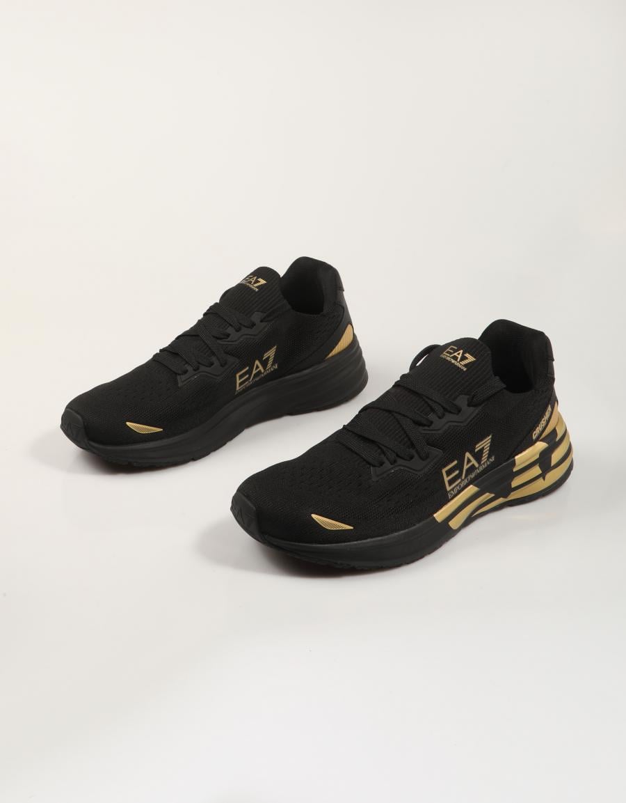 ZAPATILLAS ARMANI EA7 CRUSHER BLACK AF18639 en color Negro