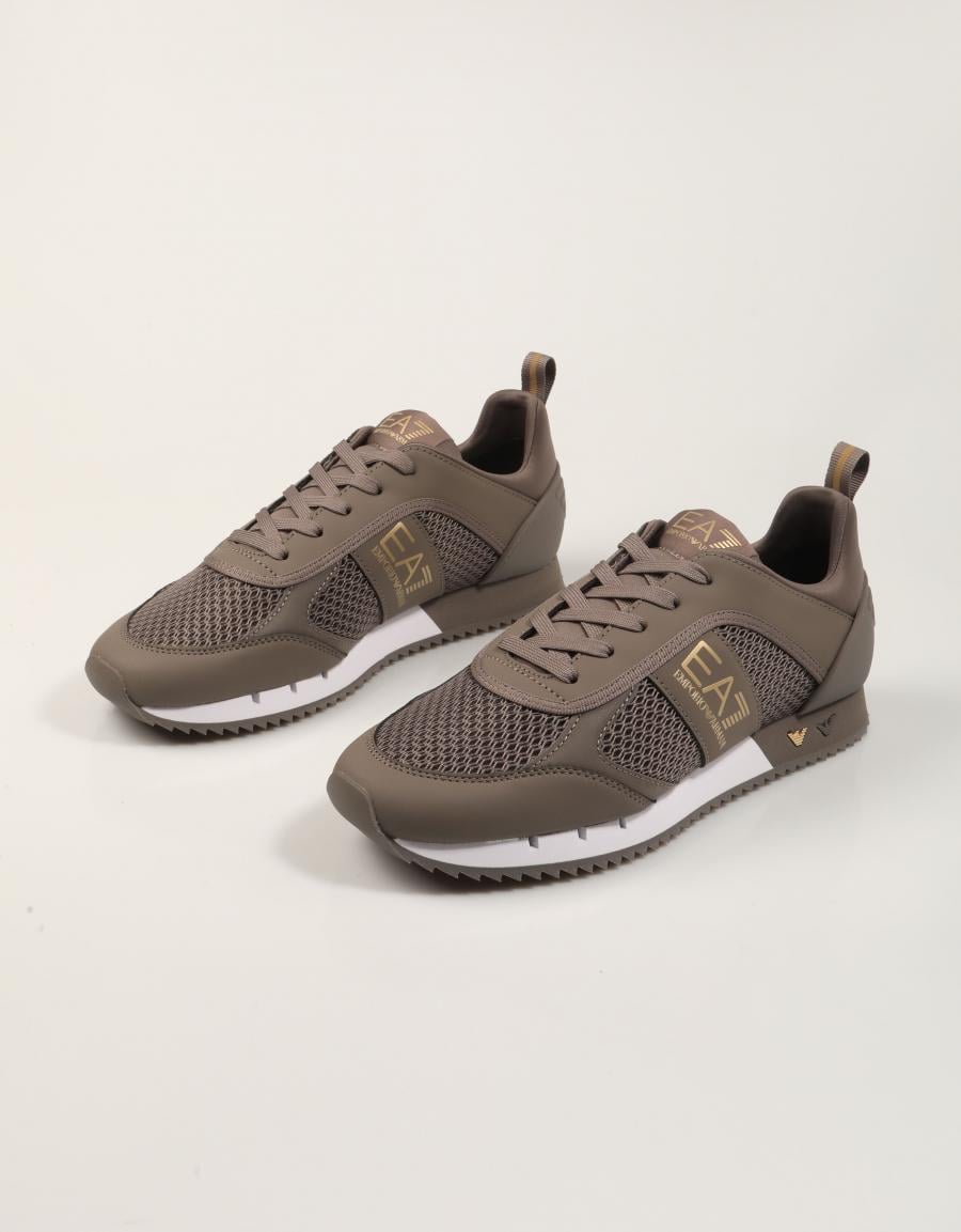 ZAPATILLAS ARMANI EA7 SNEAKER NAVY AF18610 FALCON GOLD en color Marron