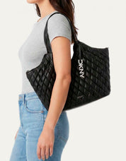 BOLSO DKNY PAULA MD TOTE BLACK R62AZE49 en color Negro