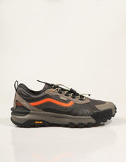 ZAPATILLAS VANS CROSSPATH XC BLACK/ORANGE VN000DAM en color Marron