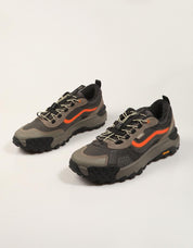ZAPATILLAS VANS CROSSPATH XC BLACK/ORANGE VN000DAM en color Marron