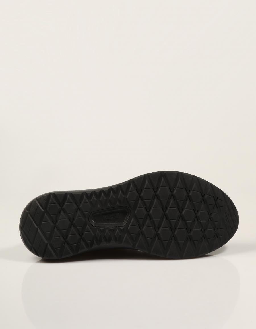 ZAPATILLAS VANS ULTRARANGE BLACK VN000D60 en color Negro
