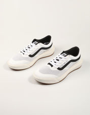 ZAPATILLAS VANS ULTRARANGE WHITE/BLACK VN000D60 en color Blanco