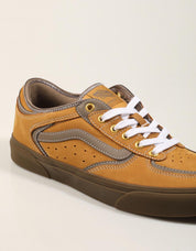 ZAPATILLAS VANS ROWLEY TAN VN000SF4 en color Cuero