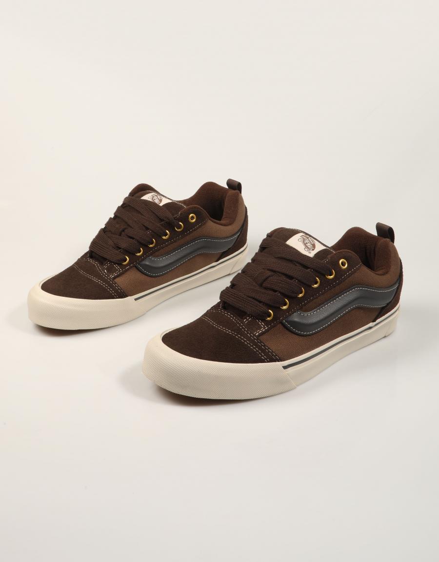 ZAPATILLAS VANS KNU SKOOL BROWN VN000D22 en color Marron