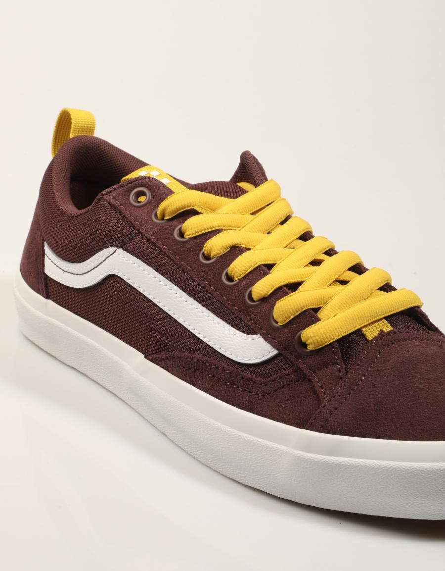 ZAPATILLAS VANS SKATE OLD SKOOL BROWN VN000D5R en color Marron