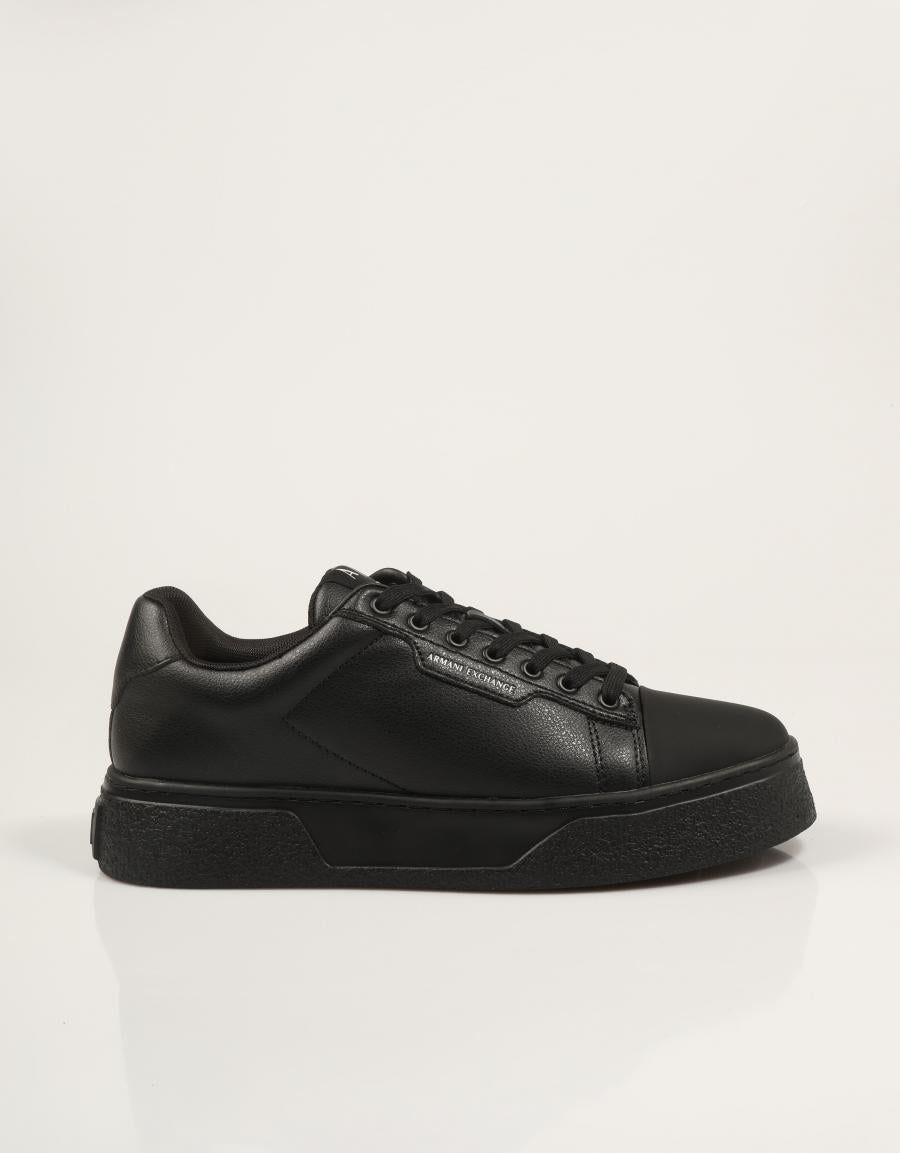 ZAPATILLAS ARMANI EXCHANGE LION BLACK AF31308 en color Negro