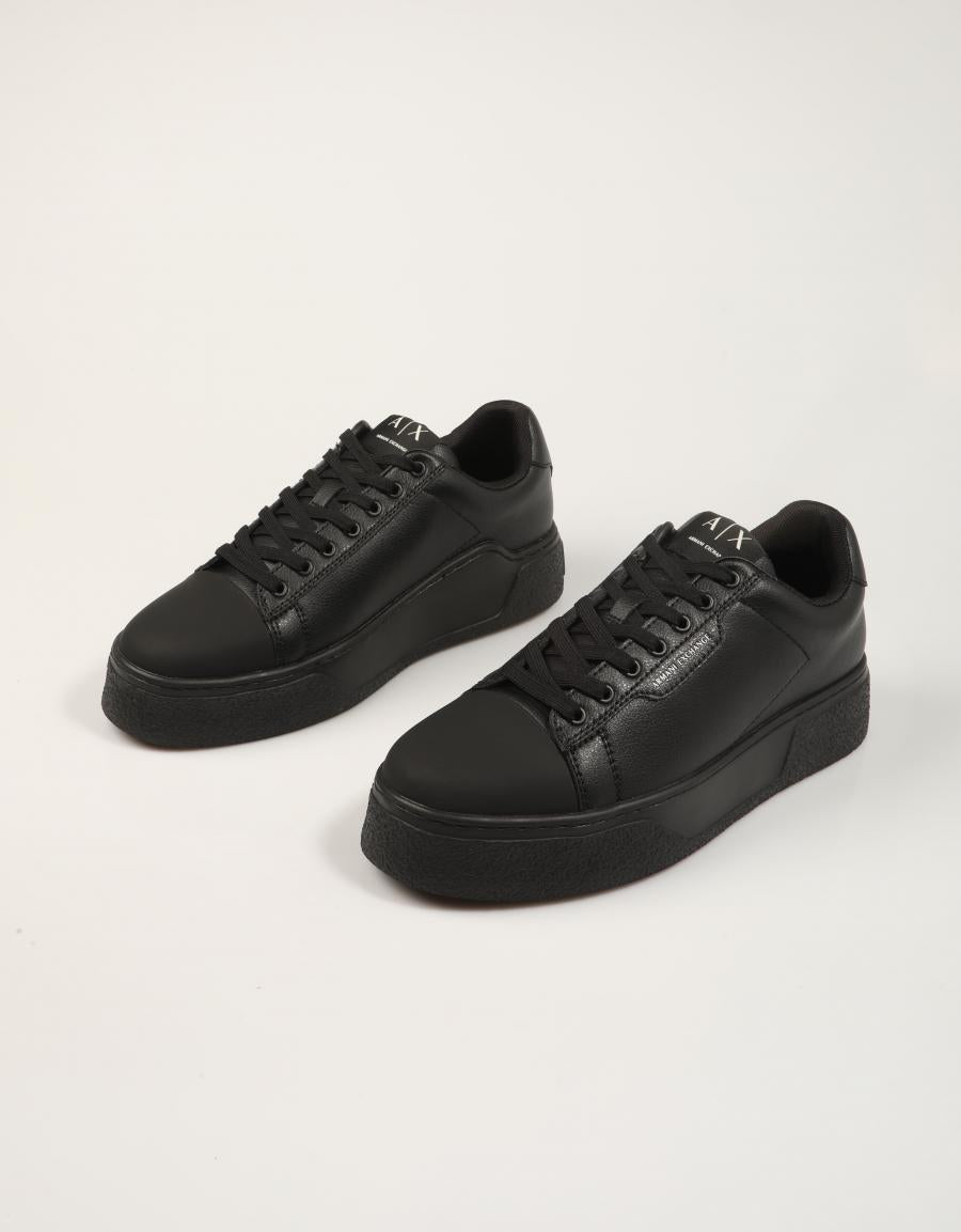 ZAPATILLAS ARMANI EXCHANGE LION BLACK AF31308 en color Negro