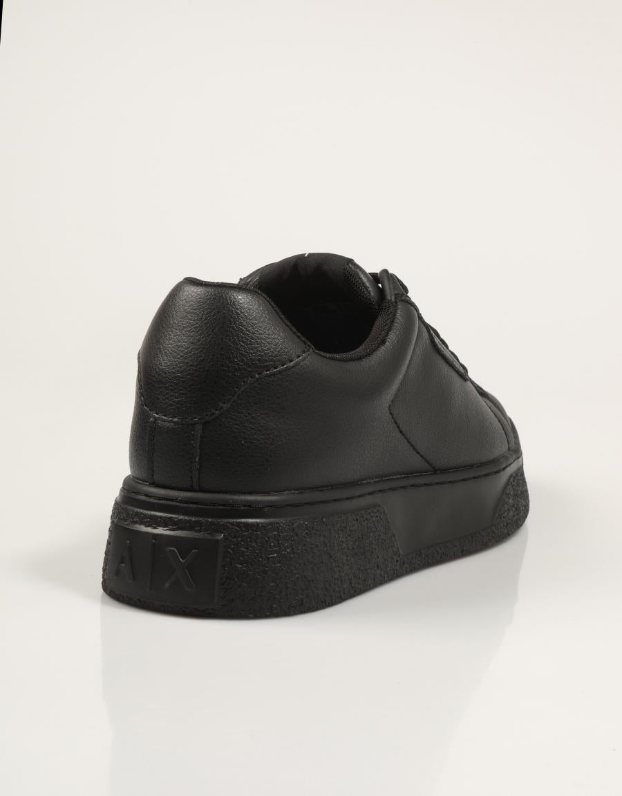ZAPATILLAS ARMANI EXCHANGE LION BLACK AF31308 en color Negro