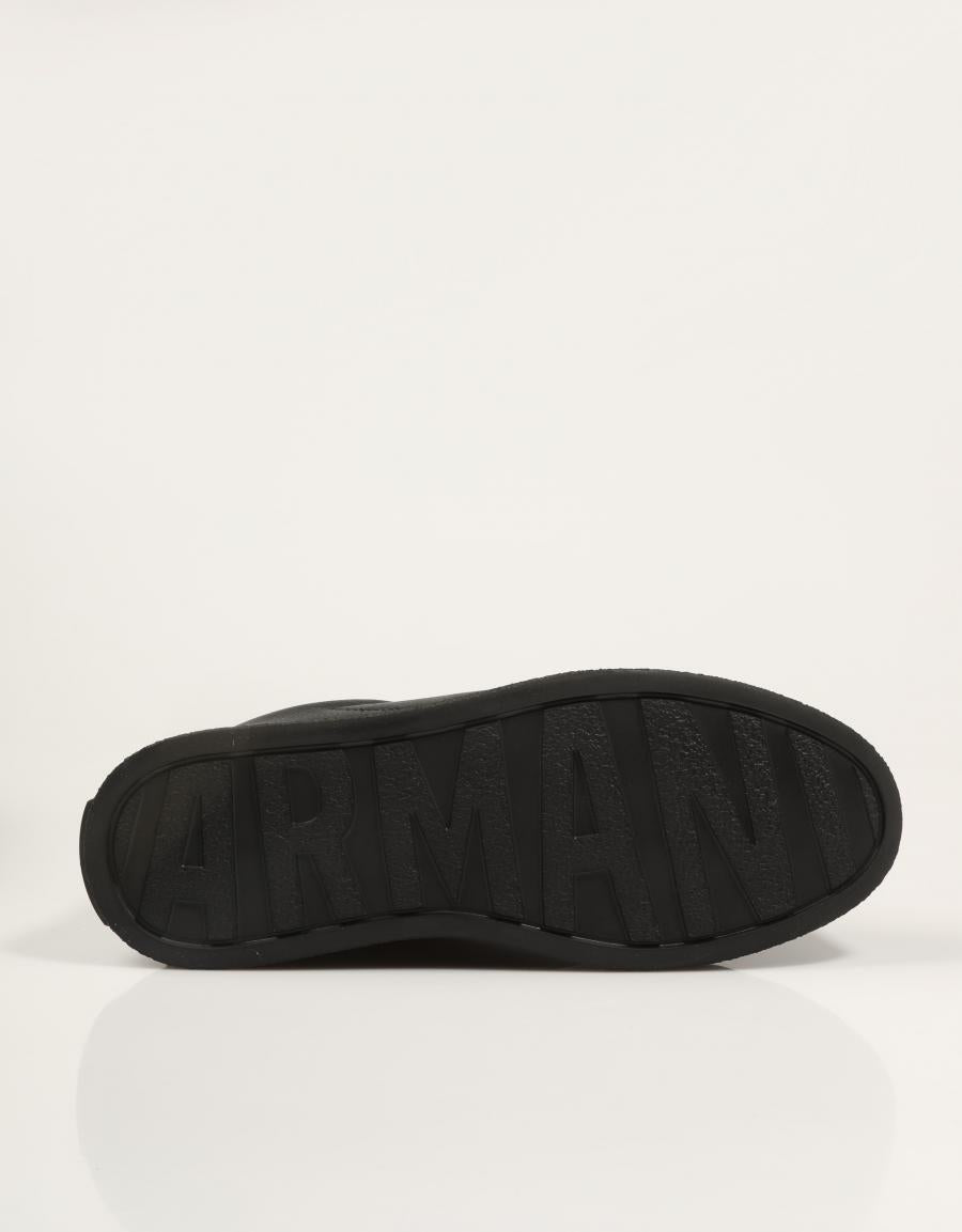 ZAPATILLAS ARMANI EXCHANGE LION BLACK AF31308 en color Negro