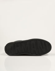 ZAPATILLAS ARMANI EXCHANGE LION BLACK AF31308 en color Negro