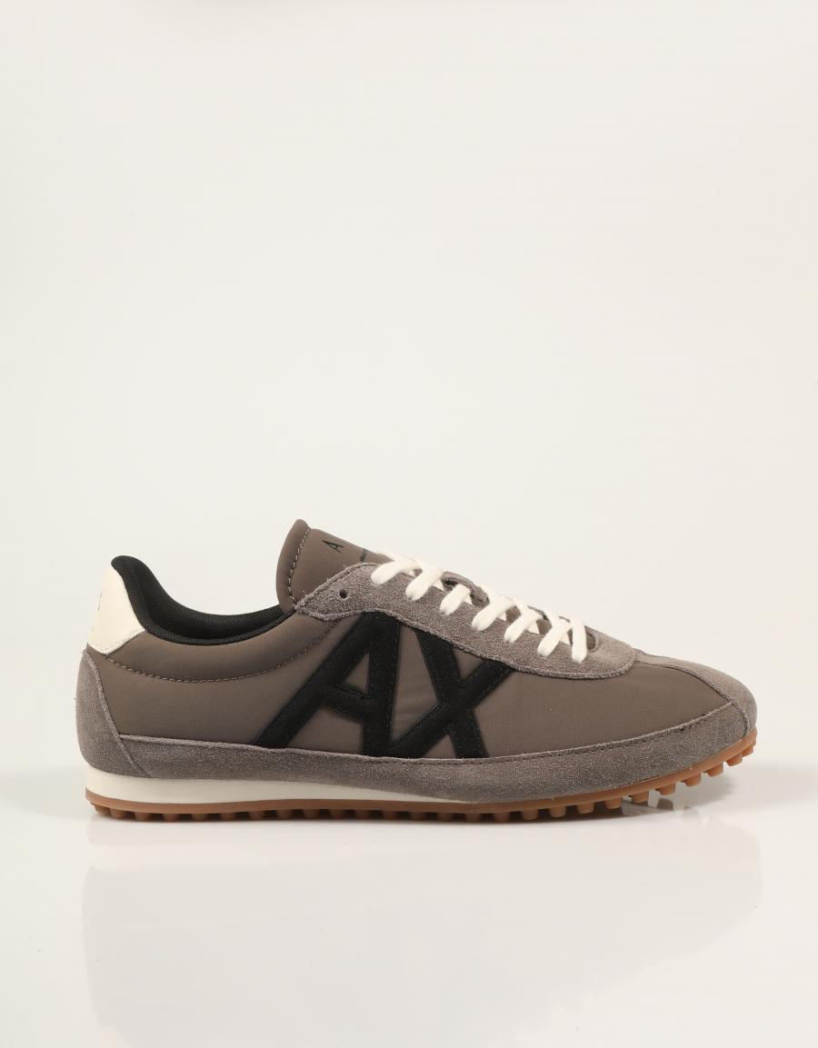 ZAPATILLAS ARMANI EXCHANGE LOWER NYLON FALCON AF27477 en color Blanco