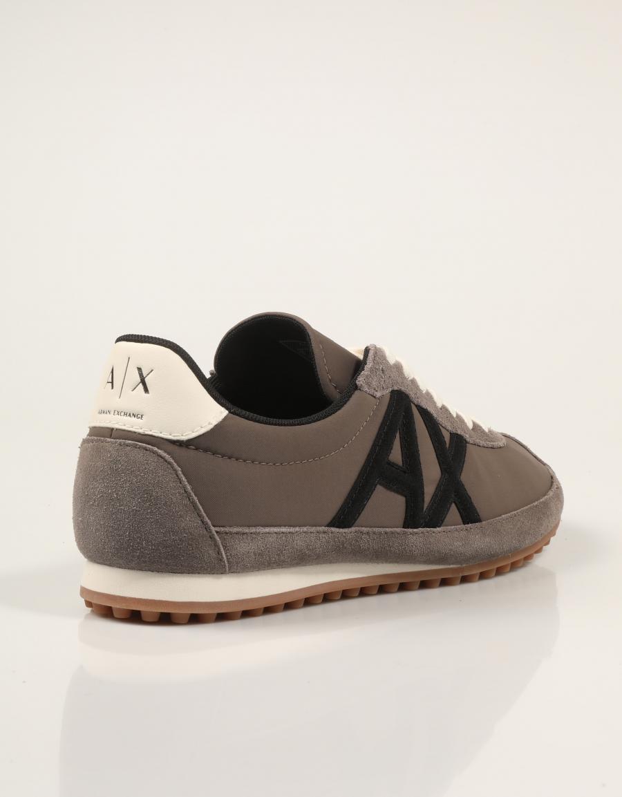 ZAPATILLAS ARMANI EXCHANGE LOWER NYLON FALCON AF27477 en color Blanco