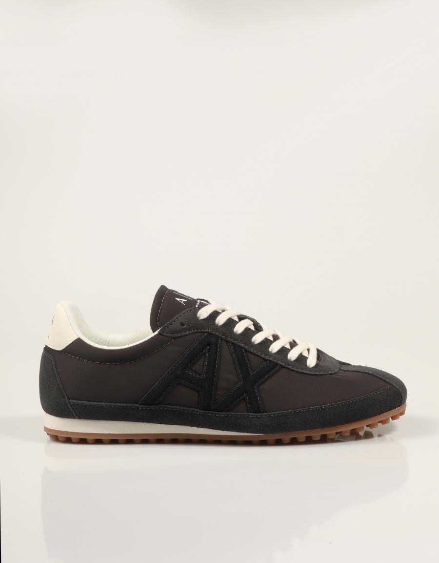 ZAPATILLAS ARMANI EXCHANGE LOWER NYLON LICORICE AF27477 en color Marron