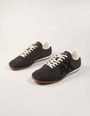 ZAPATILLAS ARMANI EXCHANGE LOWER NYLON LICORICE AF27477 en color Marron