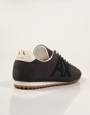 ZAPATILLAS ARMANI EXCHANGE LOWER NYLON LICORICE AF27477 en color Marron